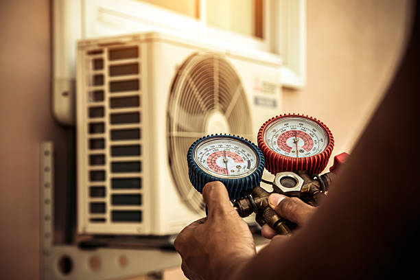 Professional Hvac Installation technician working in Jean, NV